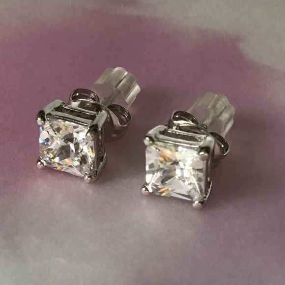 New Sterling Silver Cubic Zirconia Pierced Stud Earrings - Picture 12 of 12